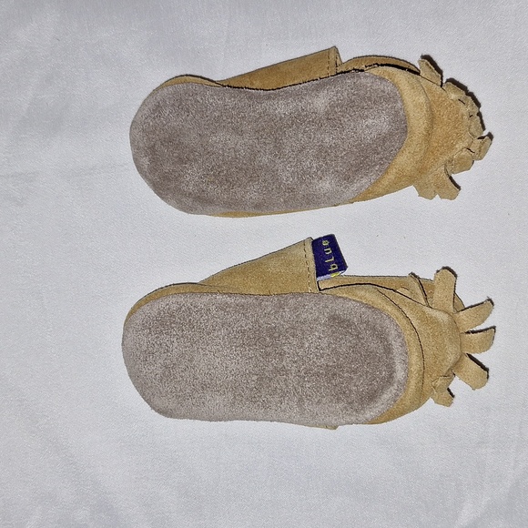👶 Baby suede leather moccasins.  Size 0-6 months. Tan. Inch Blue. - Picture 9 of 10